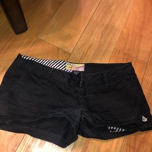 Volcom Black short size 0 with black & white stripped inside pockets